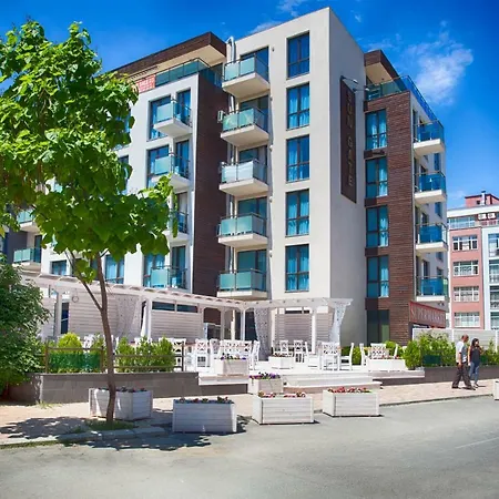Spacious 2bedroom * 阳光海滩